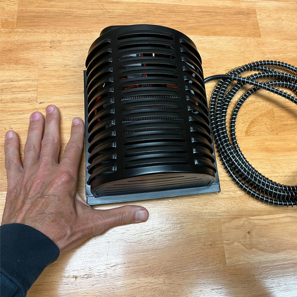 Hound Heater 400W with 10-foot cord for easy placement.