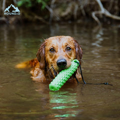 HOUND2O rope bumper textured grip aids secure hold on land or in water.