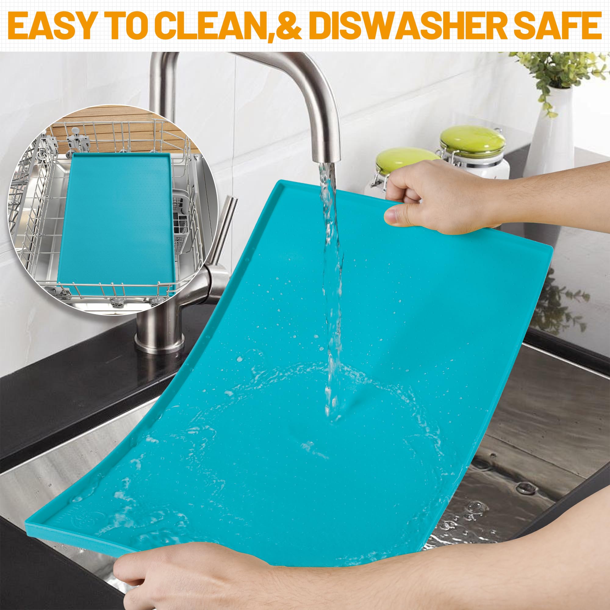 Hubulk dog feeding mat in green foldable for travel and trips.