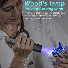HUHKOUAE Wood's Lamp usage angle demonstrates simple switch-on operation.