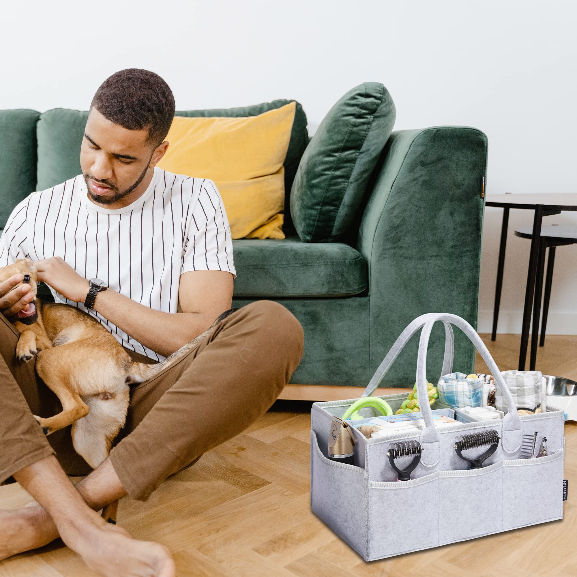 HUHYNN Pet Grooming Tote ideal for outdoor grooming and travel use.