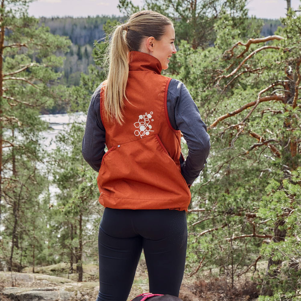 Hurtta ECO Training Vest blackberry breathable shell enhances comfort during workouts