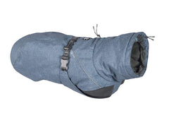 Hurtta Expedition Parka Bilberry front view shows warmth for winter walks
