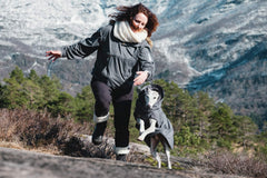 Hurtta Expedition Parka back view highlights movement and fit