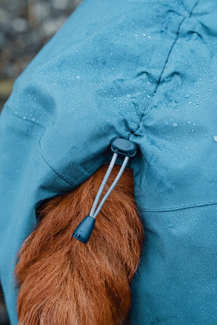 Hurtta Monsoon Coat waterproof-tricot material protects against rain and wind in wet walks.