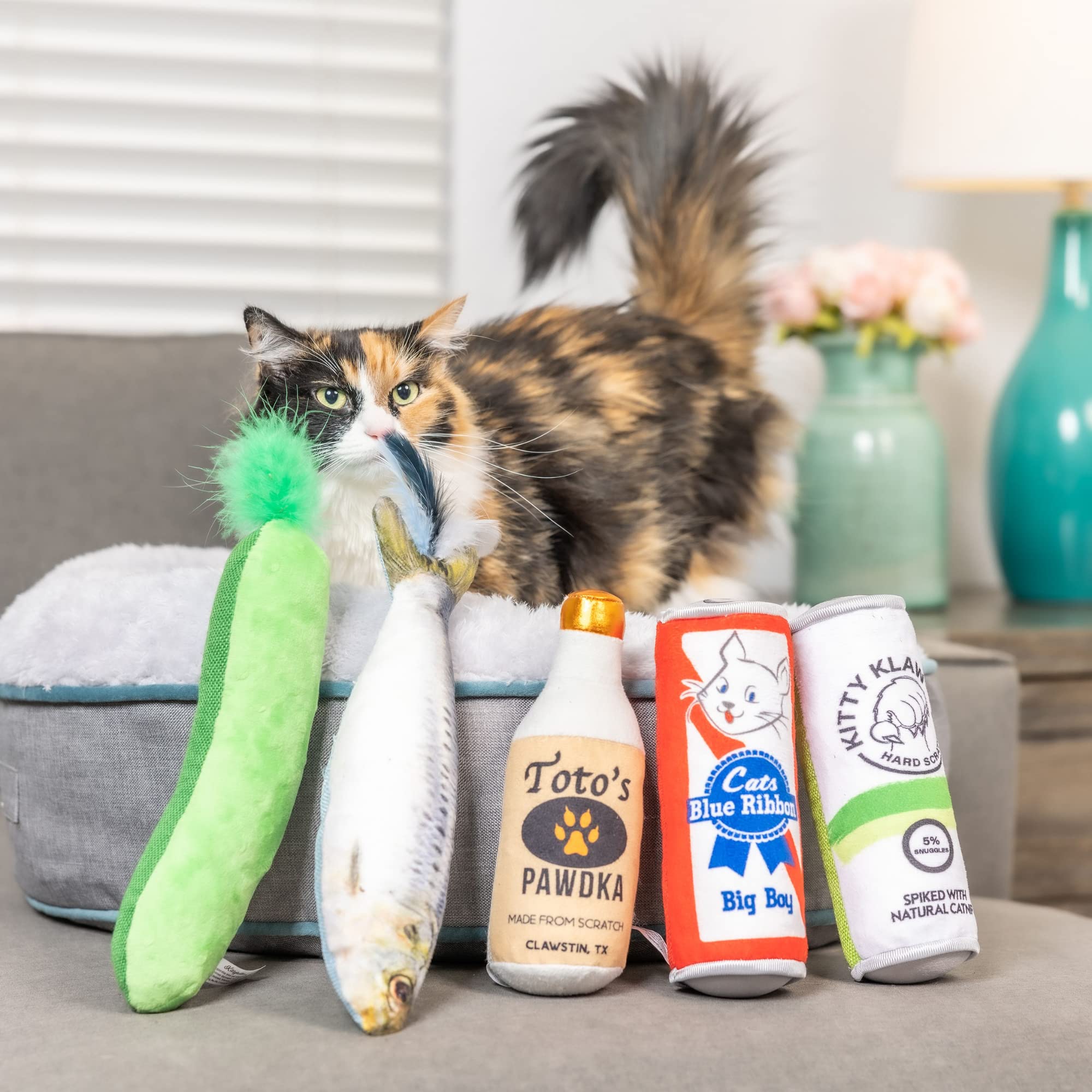 Huxley & Kent gift-ready packaging signals a durable, ready-to-gift cat toy.
