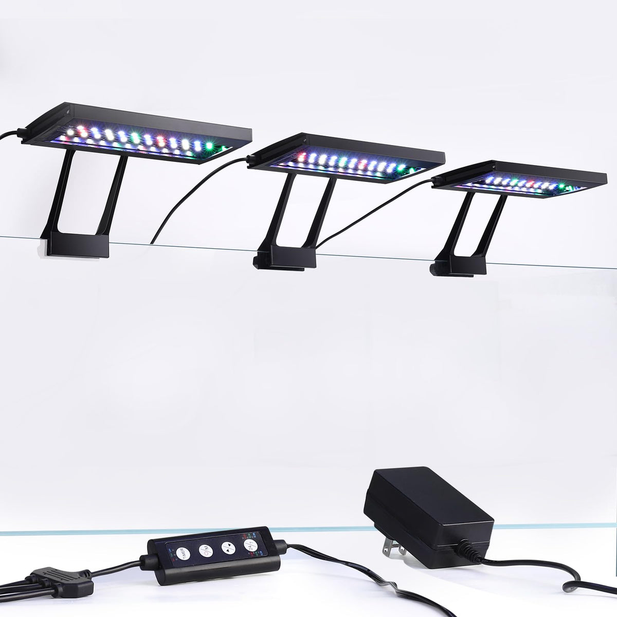 Hygger clip-on aquarium light bracket enables quick, secure mounting on small to medium tanks.
