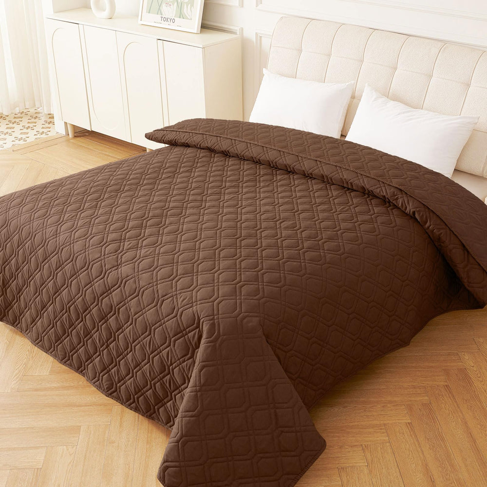 hyha dog kennel blanket setup shown on crate