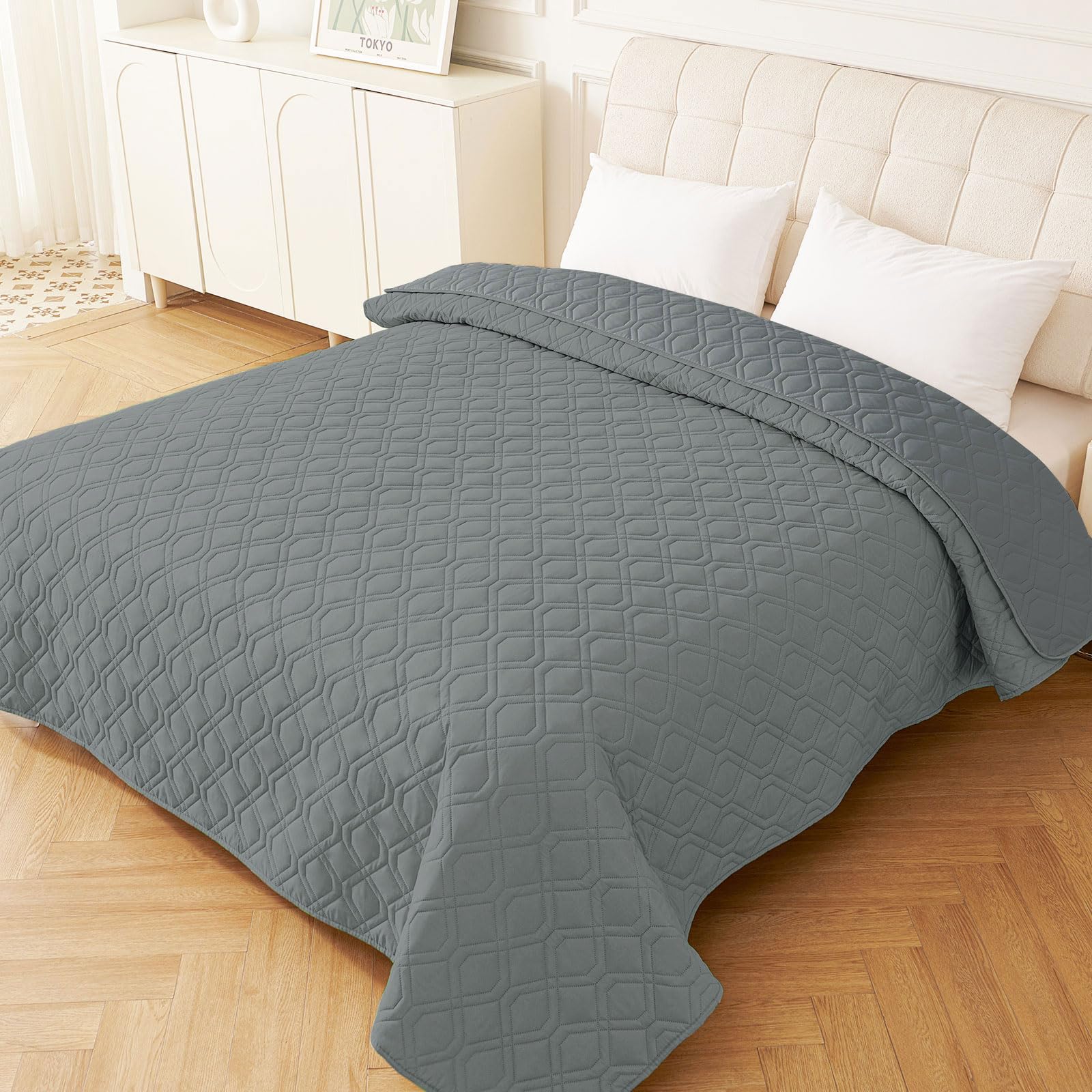 Hyha easy-care at 86°F with mild detergent for simple laundering.