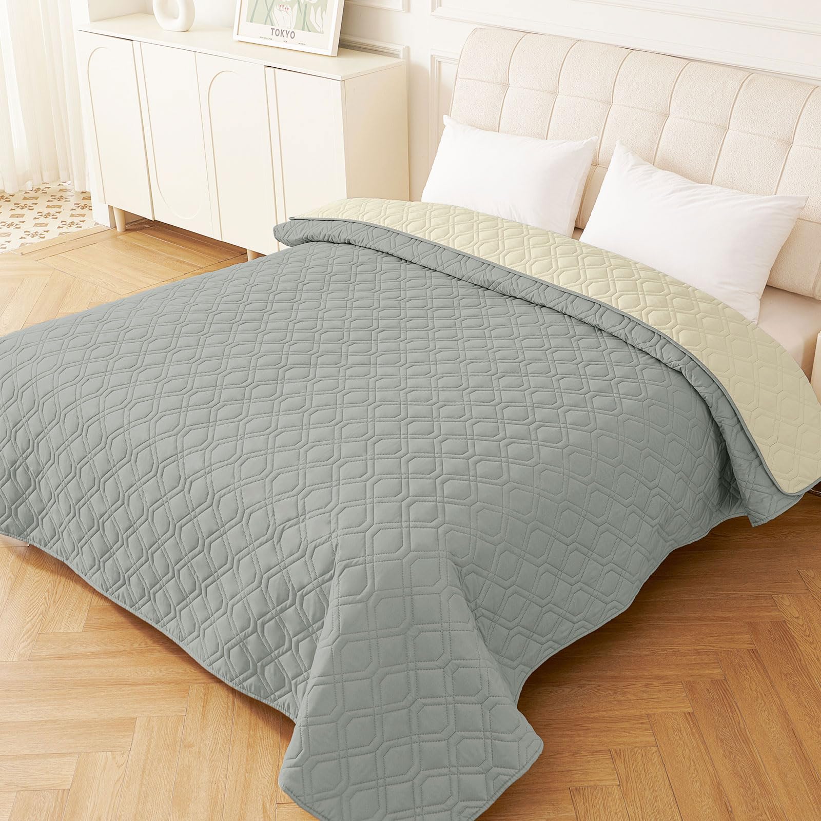 hyha waterproof dog bed blanket edge stitching highlighting durability