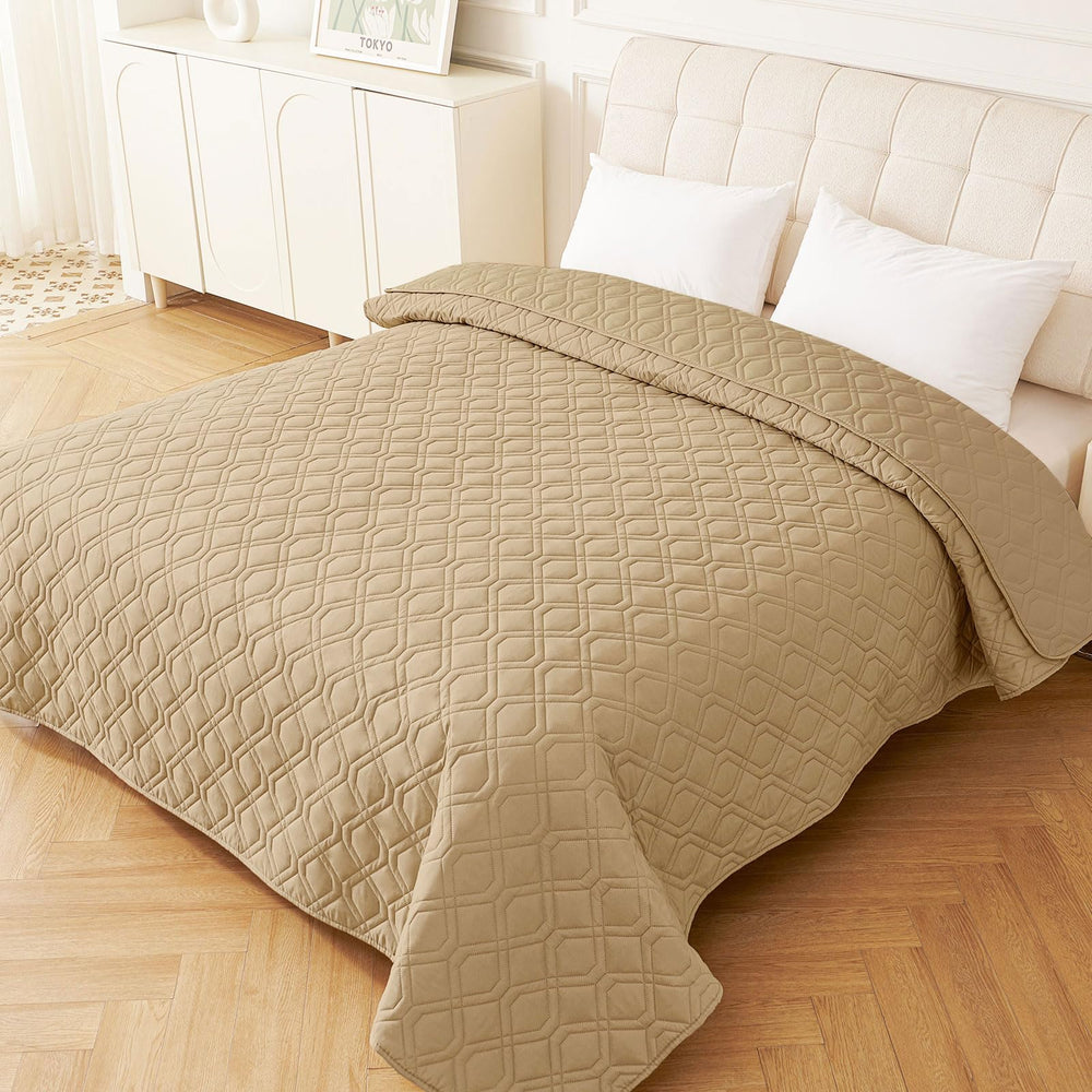 hyha waterproof dog blanket machine washable with mild detergent