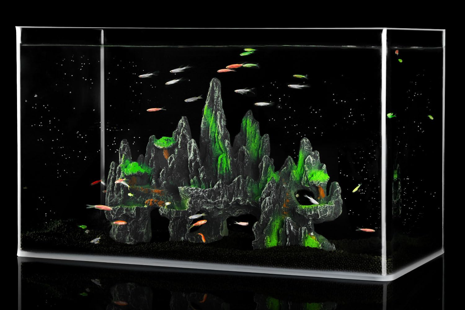 IBWell resin material detail indicates non-toxic, durable decor for tanks.