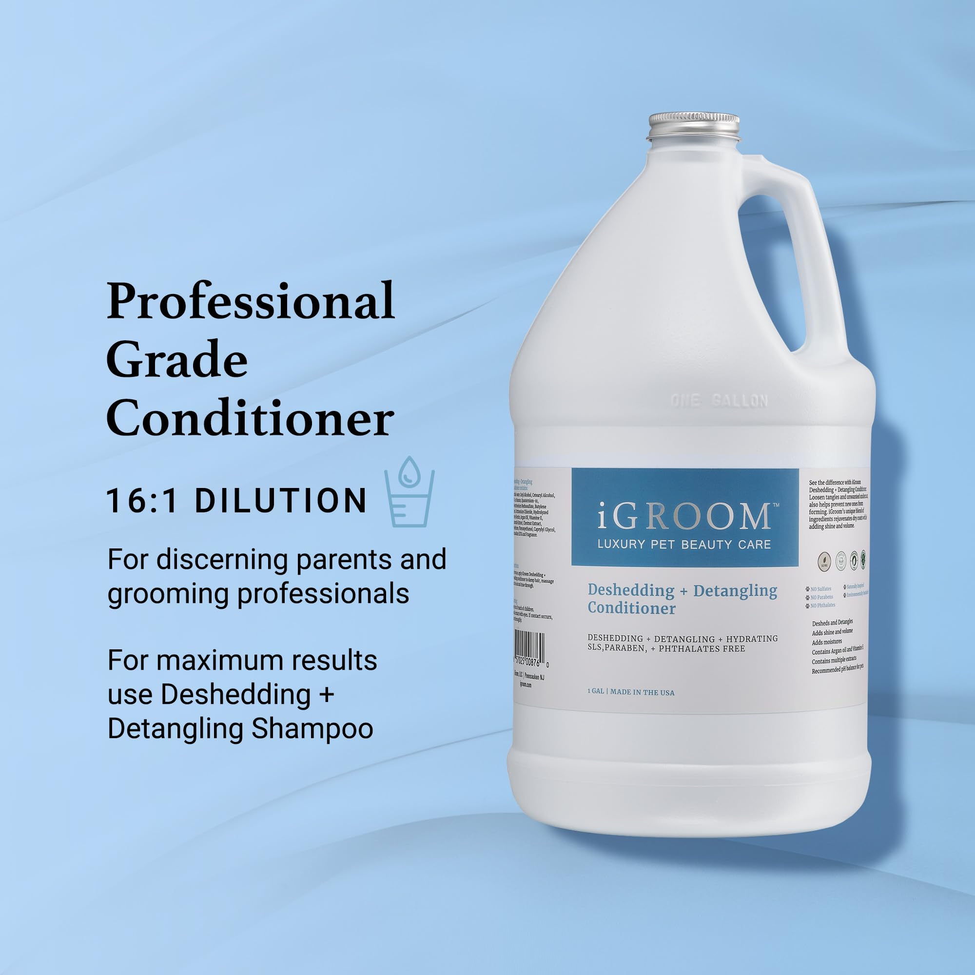 iGroom Vitamin E moisturizes the skin for a healthier-looking coat.