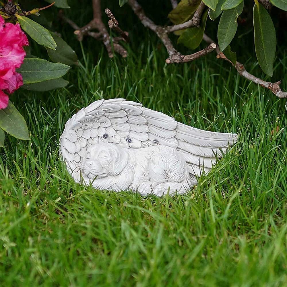iHeartDogs memorial footprint 9 by 5 by 4 inch fits most garden spaces.