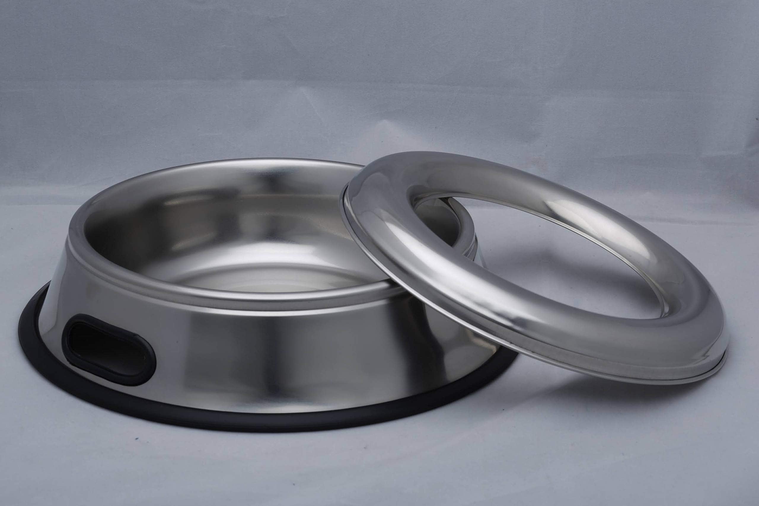 Indipets dish indoors or outdoors suitable for versatile pet mealtime.