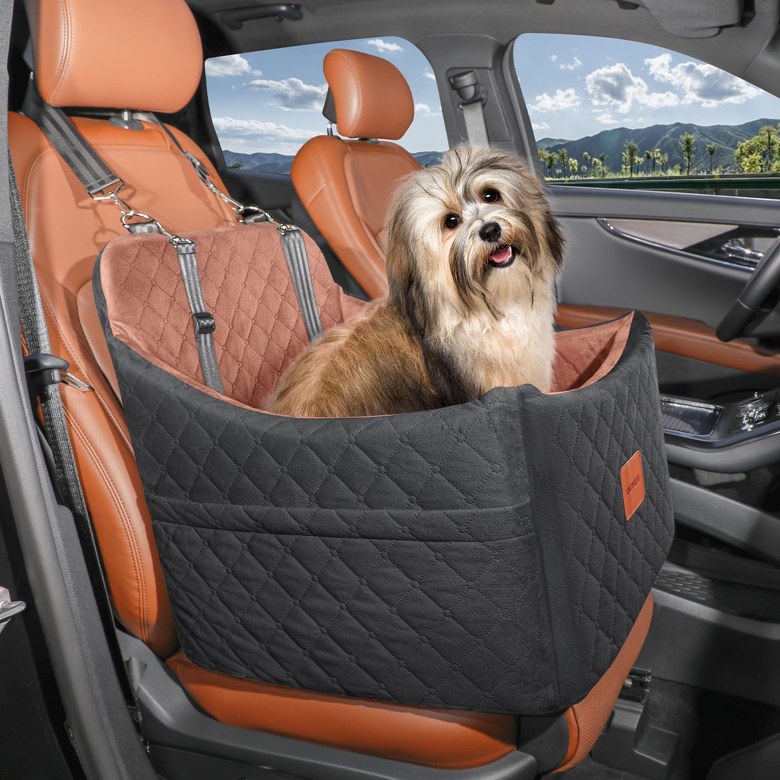 INDYBUD built-in storage pockets hold toys and treats on trips.