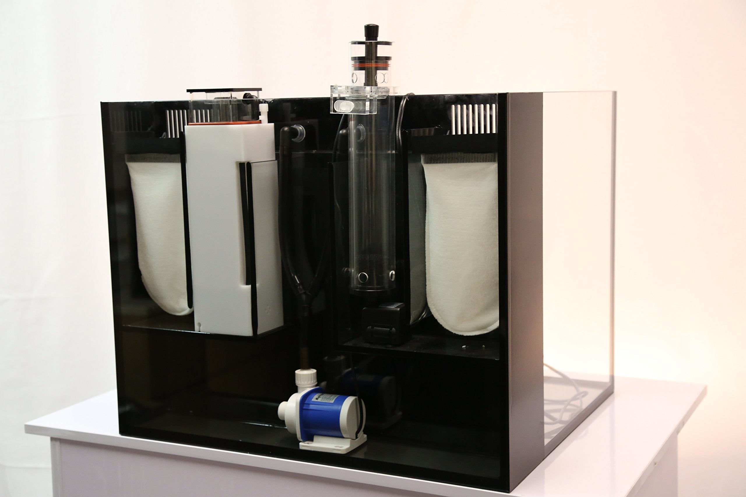 Innovative Marine MightyJet DC Return Pump dimensions display for space-planning in 30-50 gallon tanks