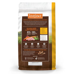 Instinct Original raw-coated-kibble-closeup — enhanced flavor from freeze-dried coating.