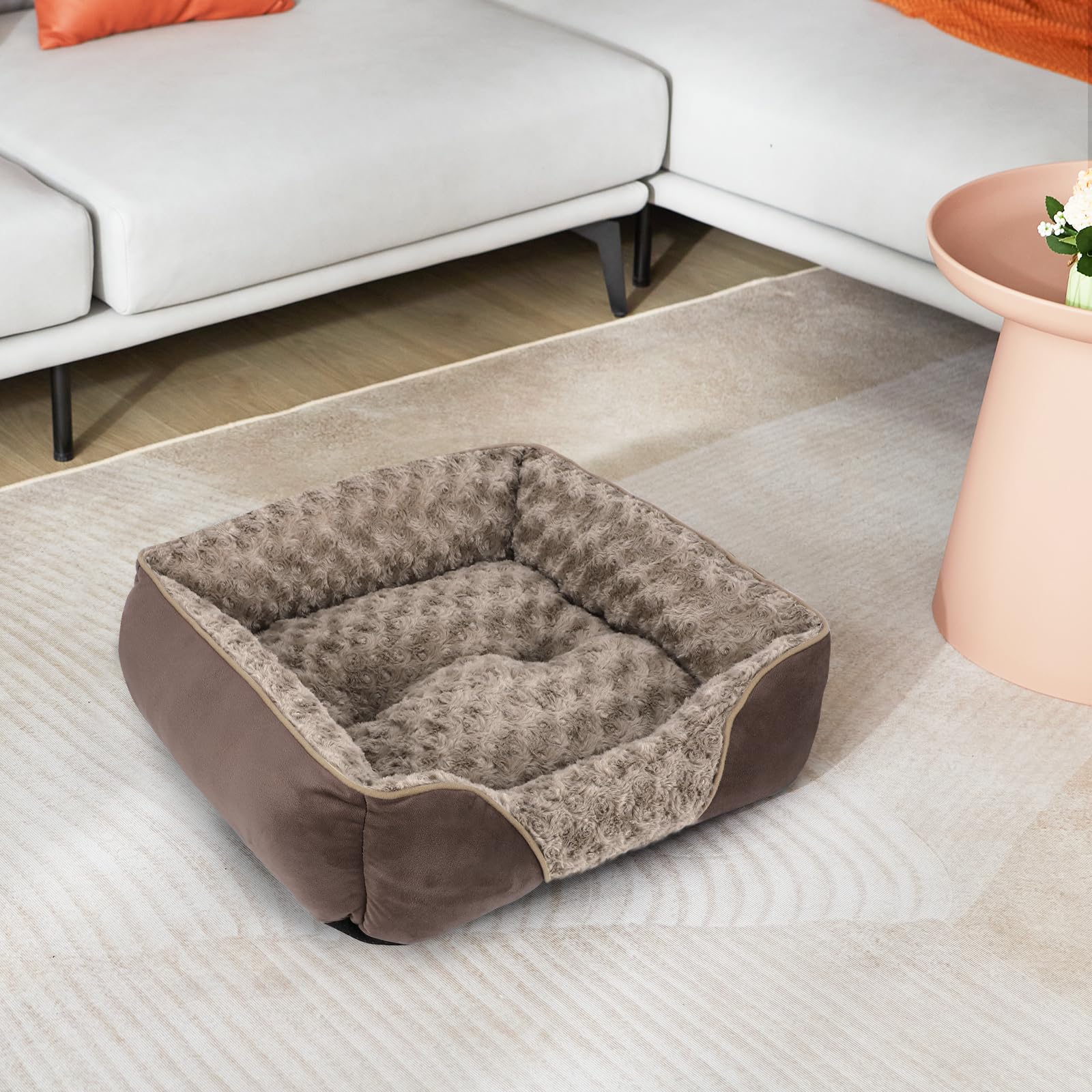 INVENHO dog bed low front design enables easy access for small dogs.