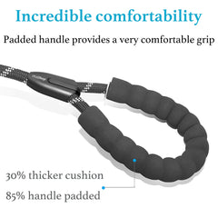 iYoShop Dual Dog Leash heavy-duty rope and nylon for durable everyday use.