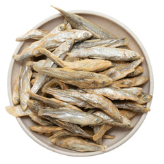 JADINGSFARM Minnows in an open can ready to serve as a natural treat.