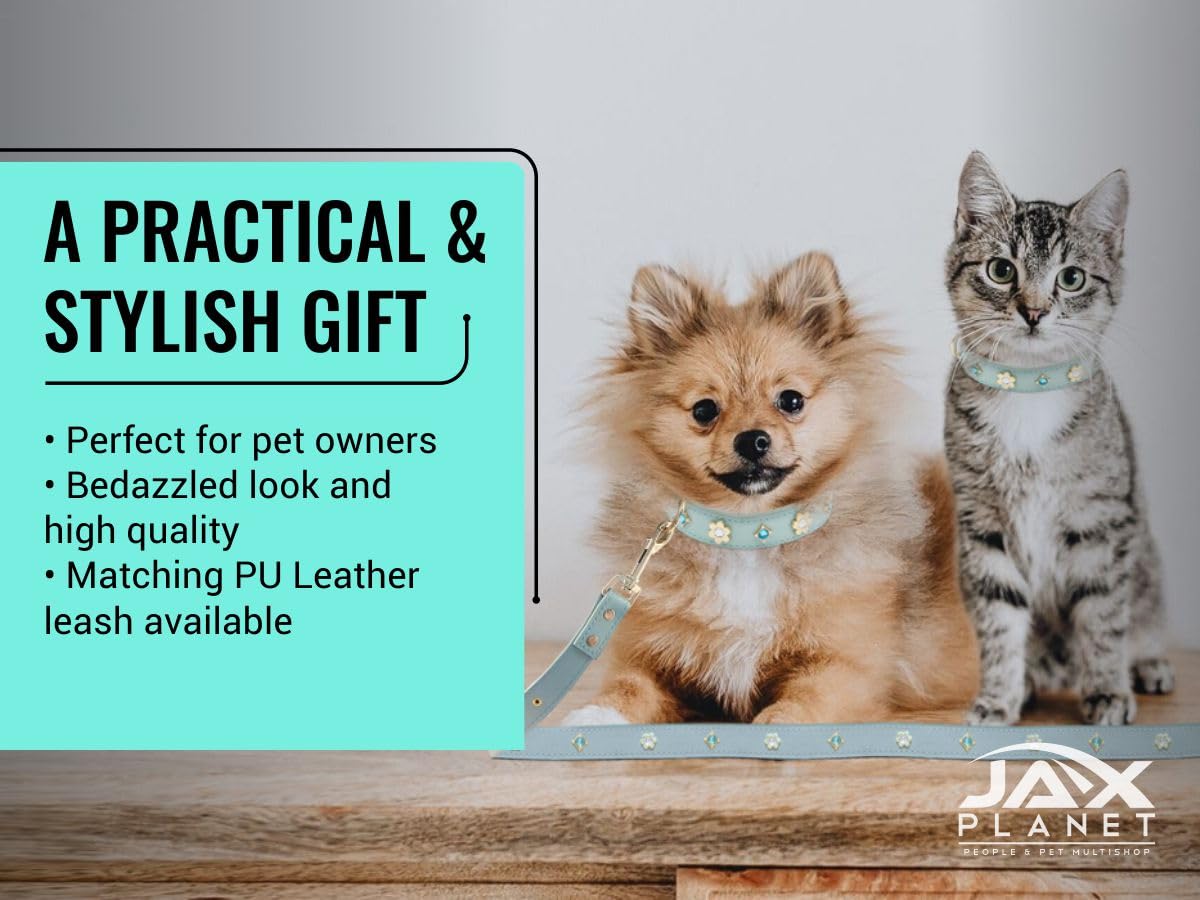 JAX PLANET adjustable-fit collar secures a comfortable all-day wear.