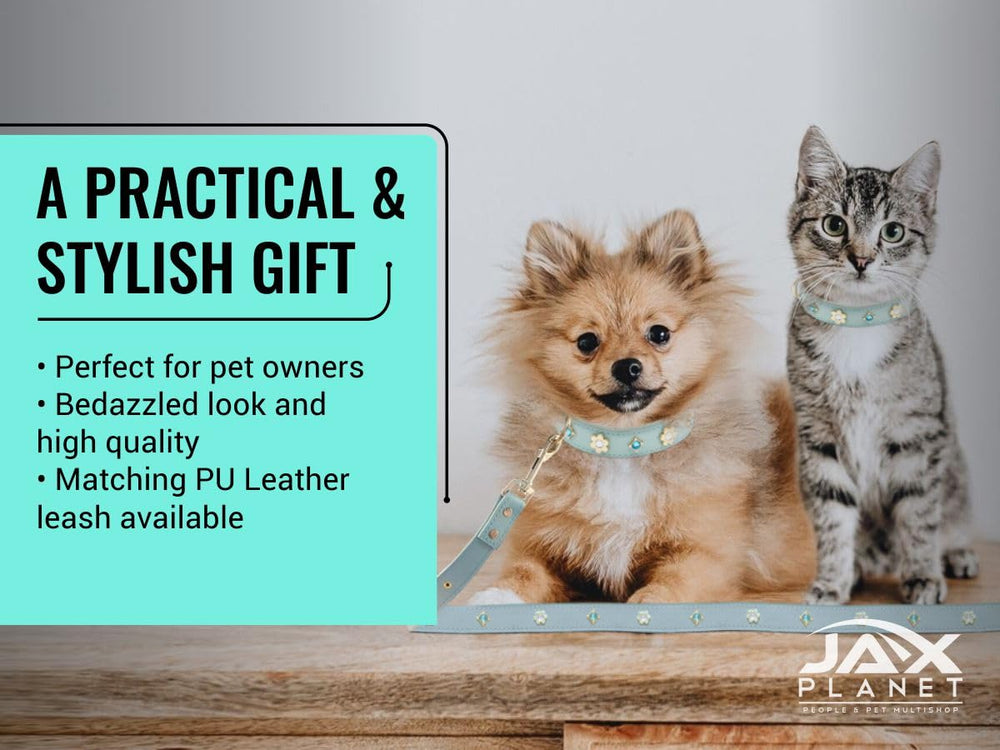 JAX PLANET adjustable-fit collar secures a comfortable all-day wear.