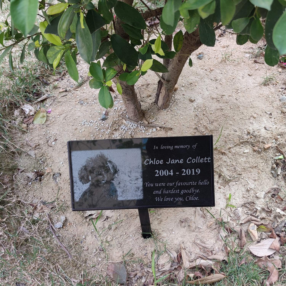 JFHEDY grave-marker-stand-assembly-detailed demonstrates easy setup and stable support