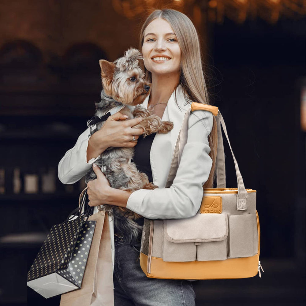 Johomviin breathable-mesh-inner panel ensures airflow and pet comfort.