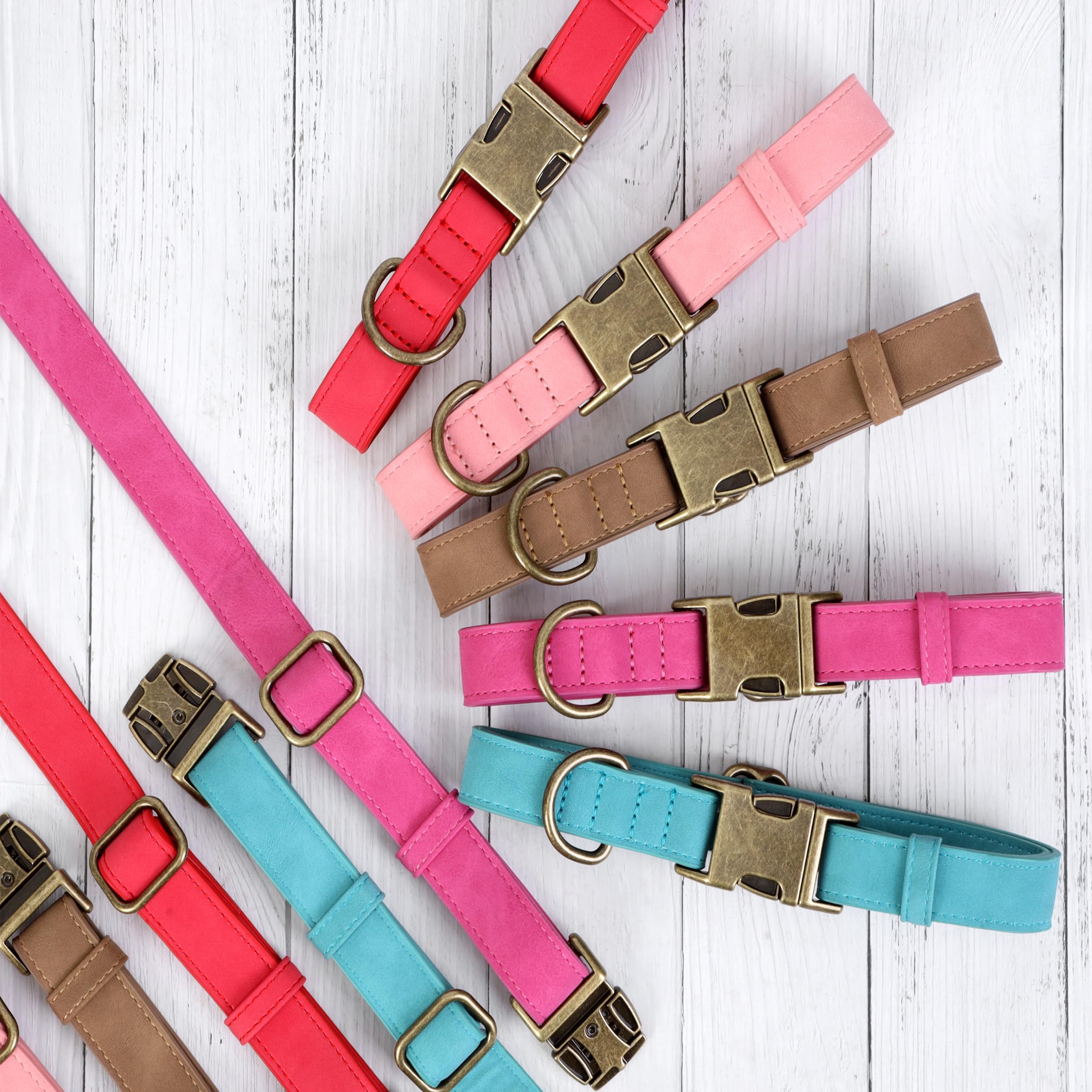 Jumpress soft leather collar ready for everyday training and relaxed daily wear.
