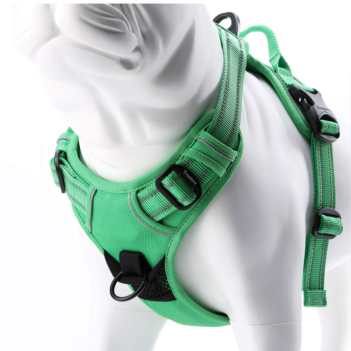 JUXZH Truelove no-pull harness on grass-green outer shows durable outdoor wear for daily walks.