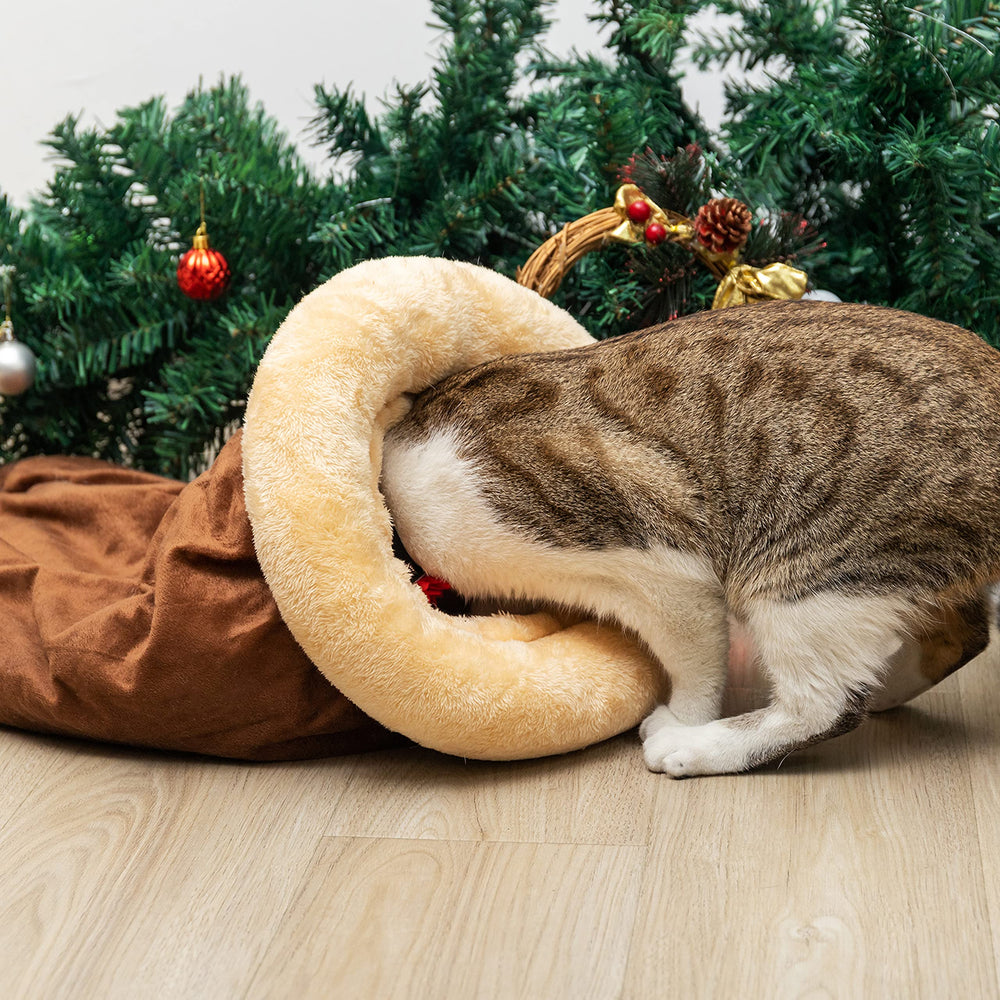 JVVGPET cat cave bed self-warming insulation demonstrates warming feel on chilly days