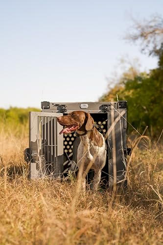 K9 Kennel Boss aluminum construction close-up highlights light yet strong build.