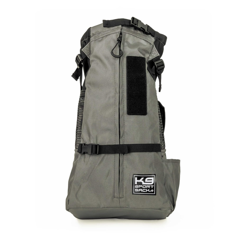 K9 Sport Sack Trainer X-Small quick-access design facilitates easy transitions during short trips.