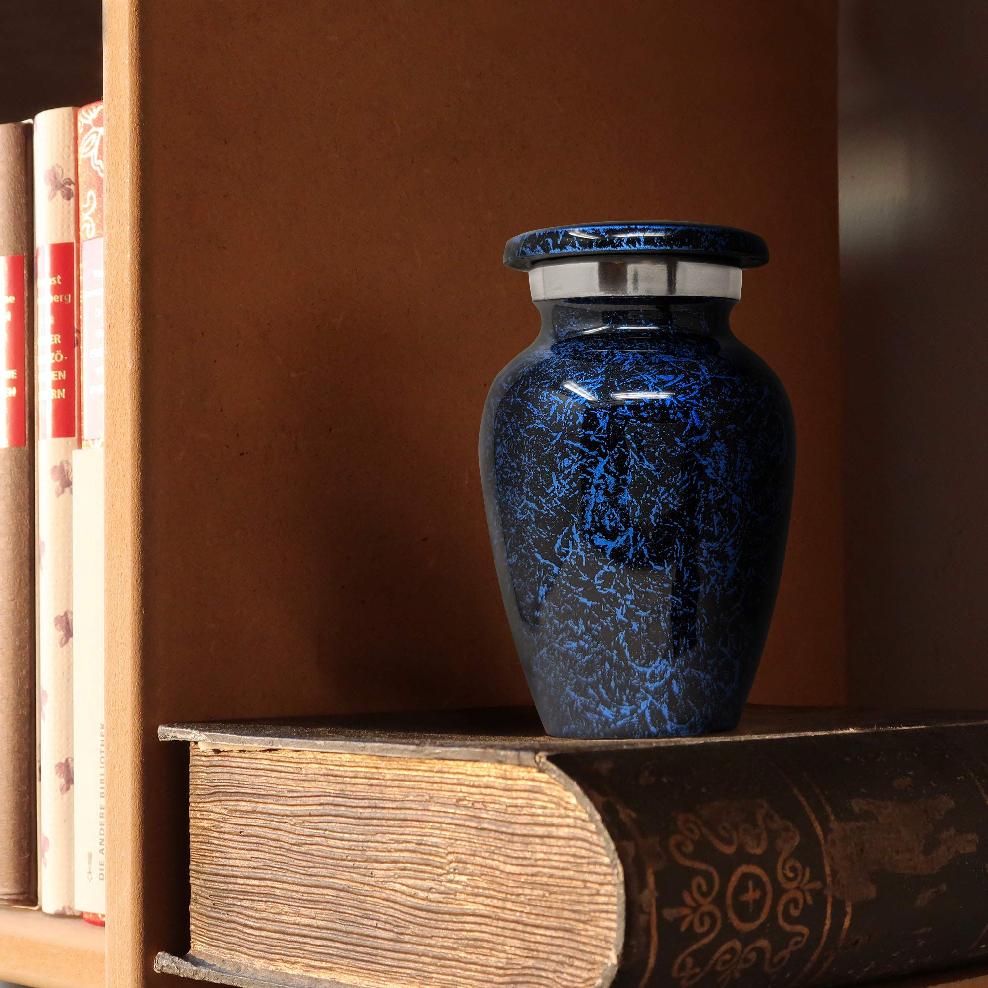KC Katie Collection lacquered finish urn: durable, timeless keepsake with refined craftsmanship.