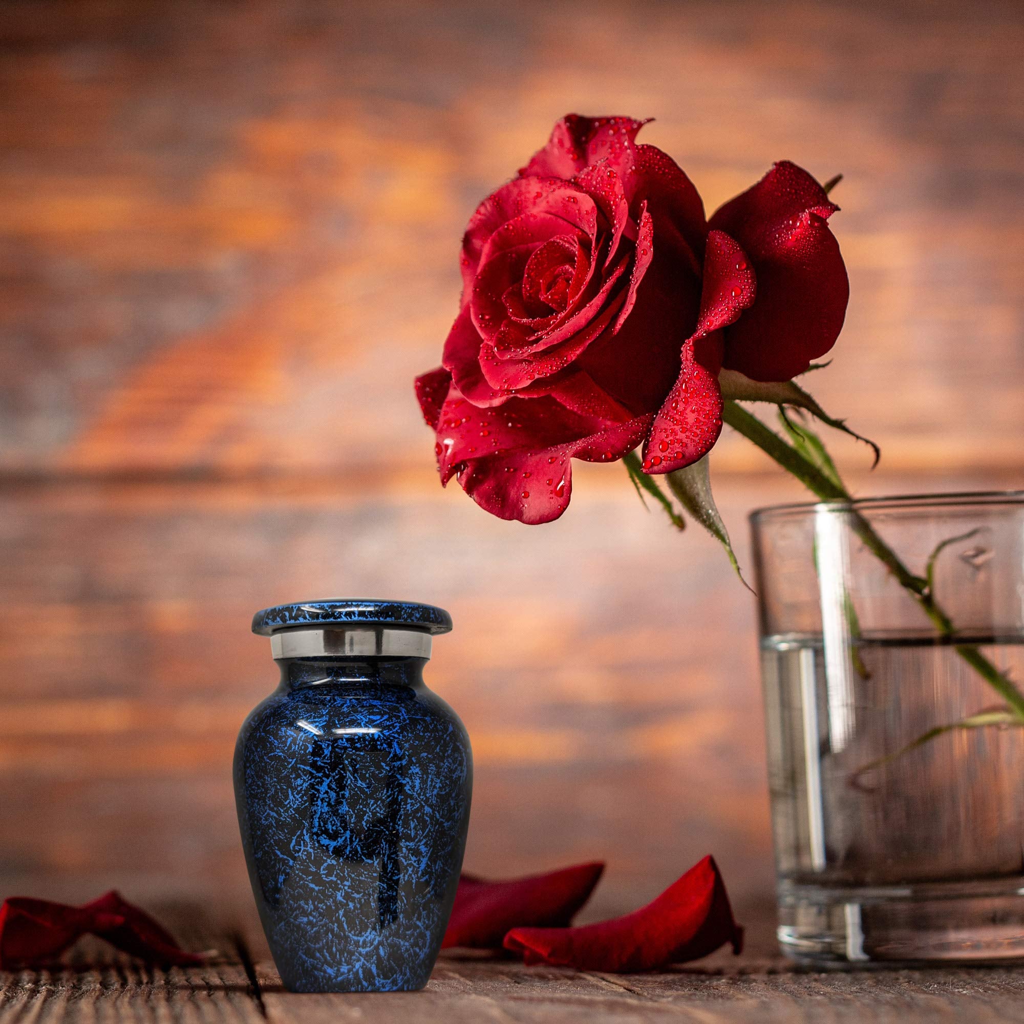 KC Katie Collection travel-friendly urn: ideal companion for sharing memories during trips.