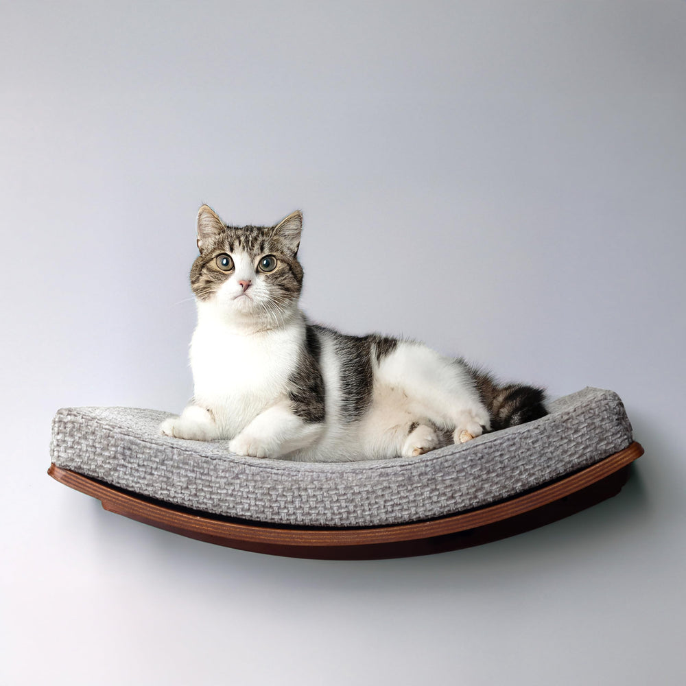 Kerwis Premium Cat Shelves replaceable carpet close-up highlights comfy surface