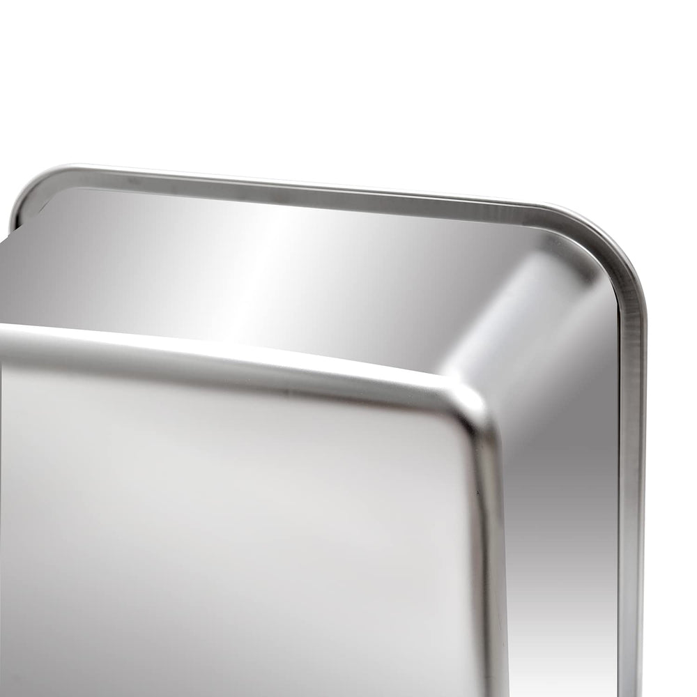 Kichwit stainless-steel litter box high-sides closeup highlighting durable construction.