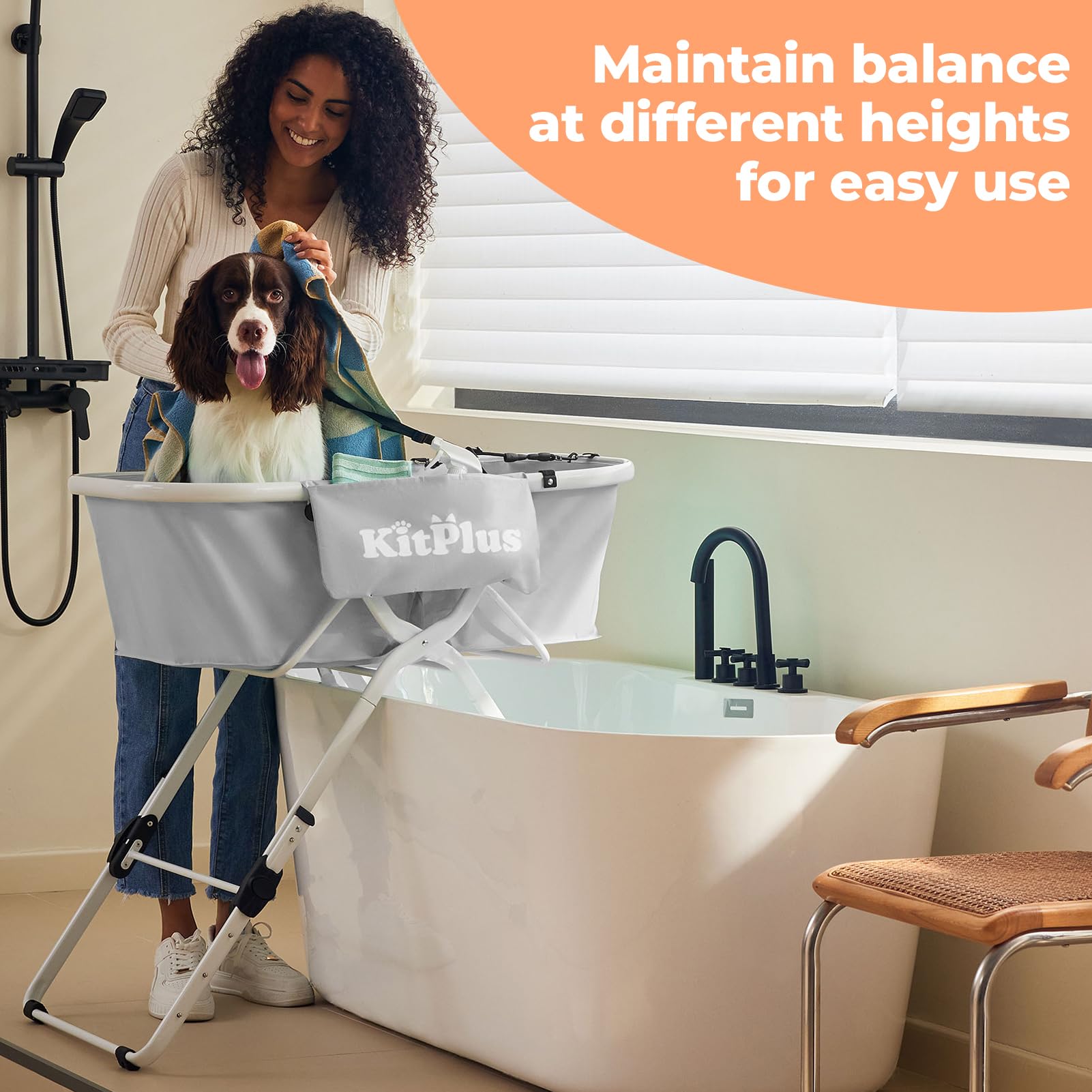 KITPLUS side pockets keep shampoo and towels within reach.