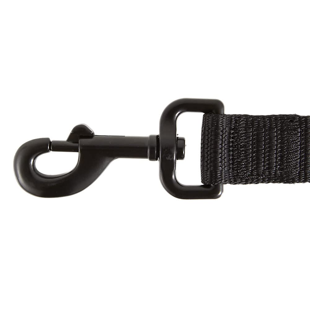 KONG leash with durable metal hardware for lasting performance in daily adventures.