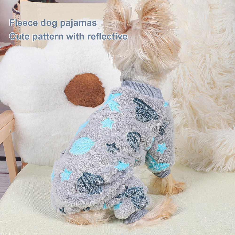 Kosiyi dog sweater helps keep furnishings cleaner with shed-minimizing fit.
