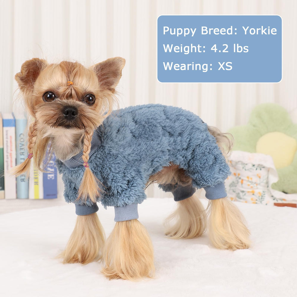 Kosiyi fleece dog coat soft texture protects paws and keeps pets cozy.