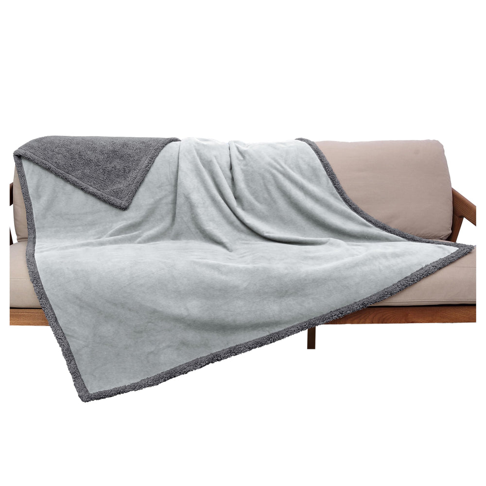 Kritter Planet waterproof pet blanket for bed blocks spills during sleep and lounge time