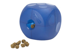Kruuse Buster Soft Cube Feeder blue closeup showing mental engagement during puzzle play