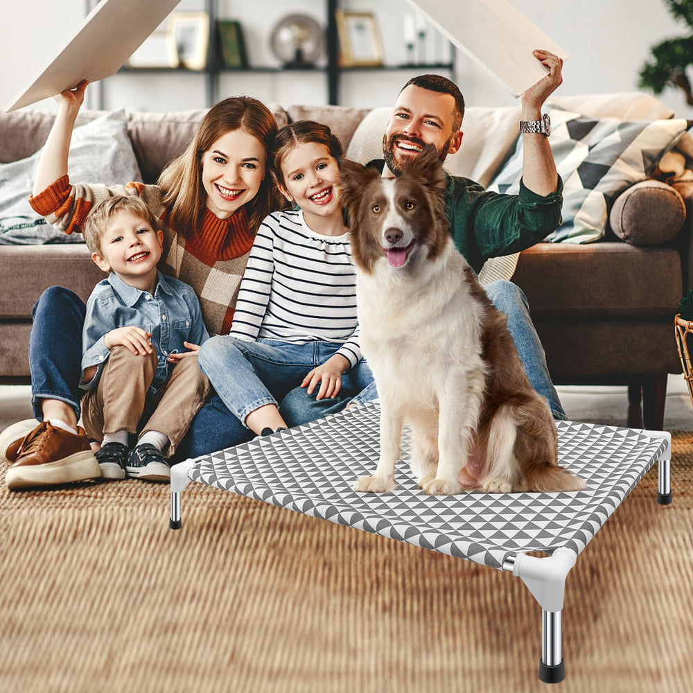 Kuntrust elevated outdoor dog bed supports dogs up to 70 pounds in outdoor setup