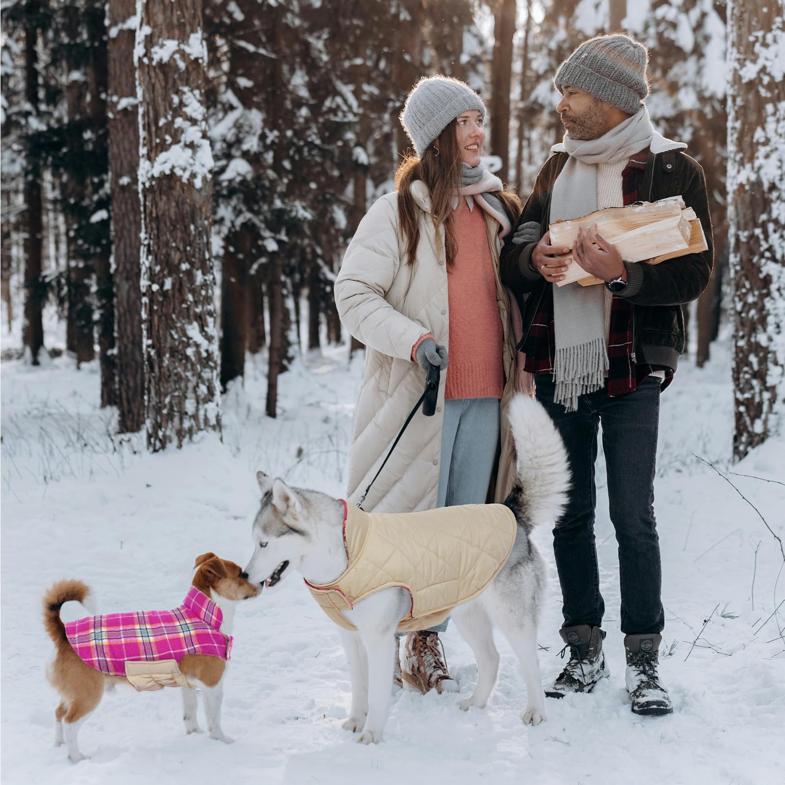 Kuoser Adjustable neck and belly closures ensure secure, comfortable fit