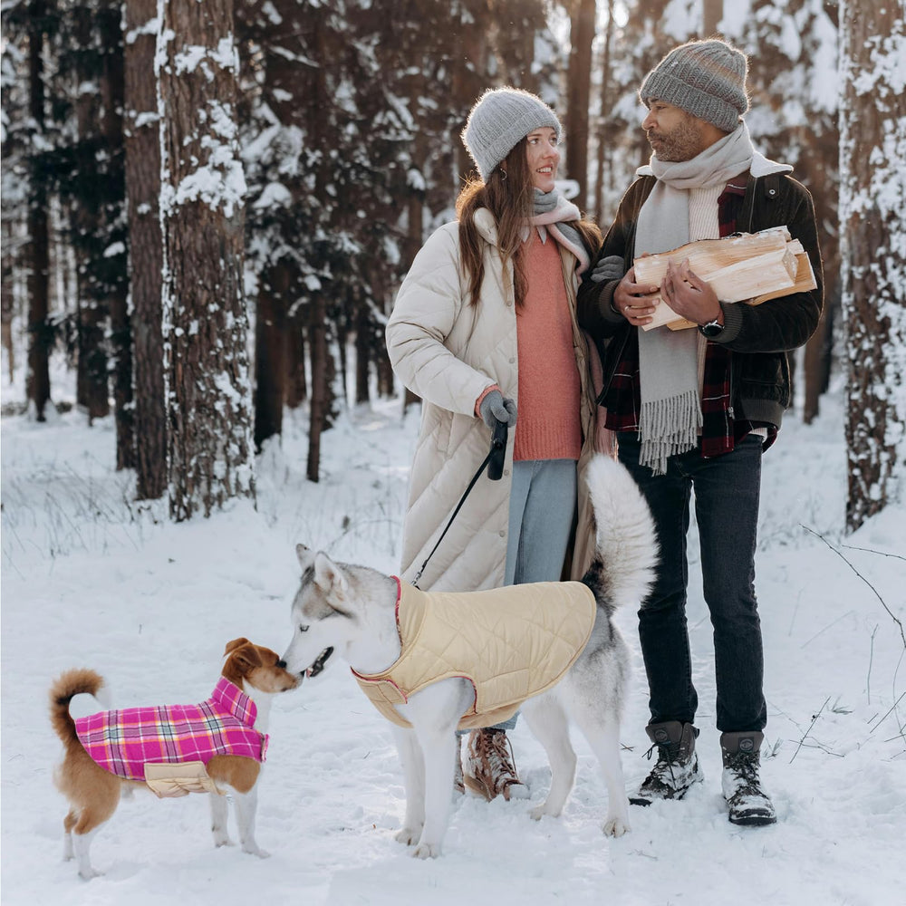 Kuoser Adjustable neck and belly closures ensure secure, comfortable fit