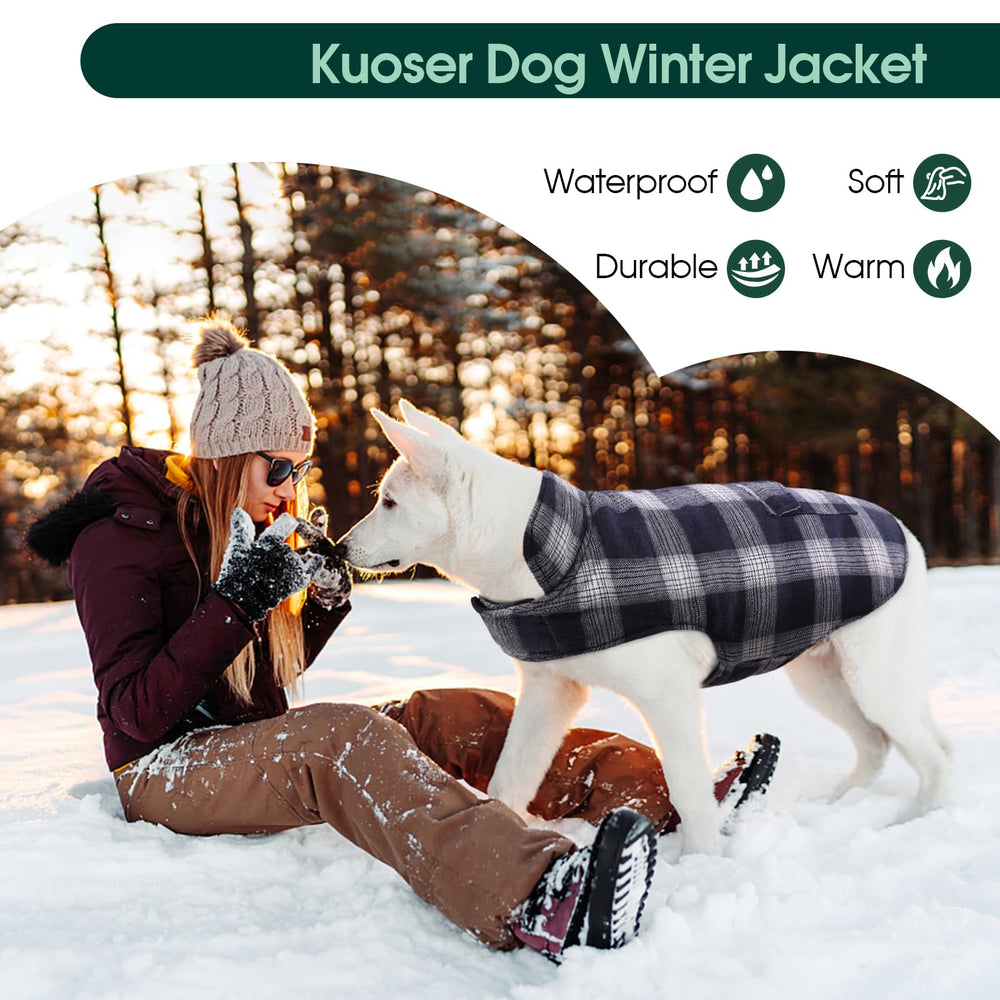 Kuoser leash hole at the back enables secure walking.