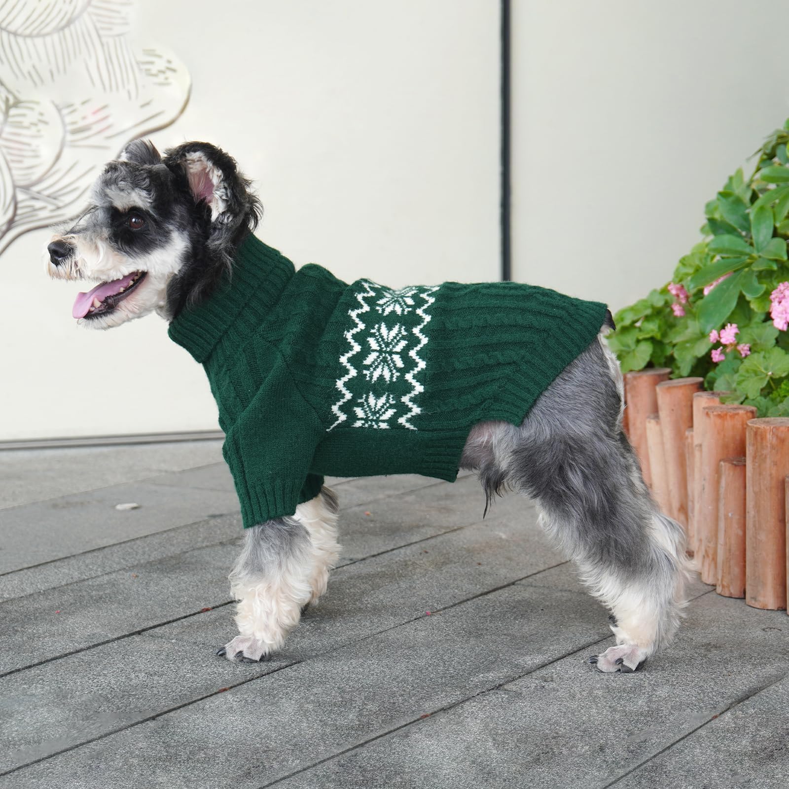Kuoser XXL Christmas sweater paired with size chart for proper fit