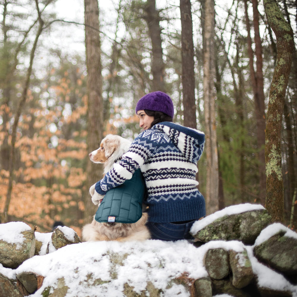 Kurgo Loft Dog Jacket Ink Blue XL is machine washable for quick cleanup.